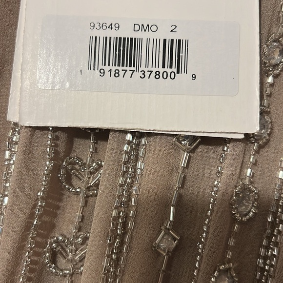 Mac Duggal  93649 NWT BEADED CAP SLEEVE COLUMN MIDI DRESS - Picture 10 of 12